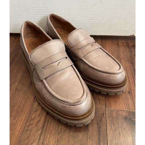 MIZ MOOZ Women's Legend Beige Antique Burnished Leather Lug Sole Loafer Shoes 40 - Picture 3 of 13